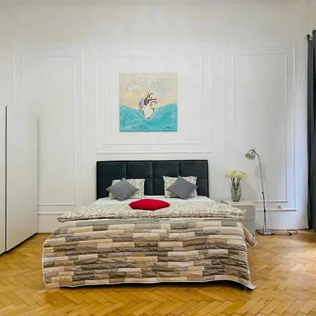 アパート Modern 3br In Centre, 3 Min From Oktogon