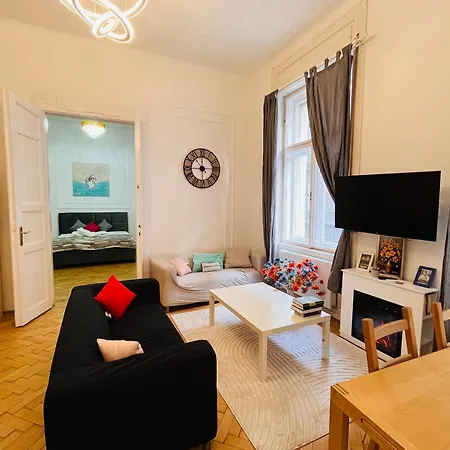 アパート Modern 3br In Centre, 3 Min From Oktogon *