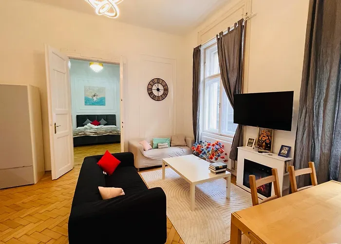 Appartement Modern 3br In Centre, 3 Min From Oktogon *