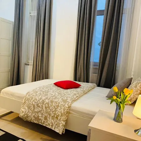 Modern 3br In Centre, 3 Min From Oktogon Lejlighed Budapest